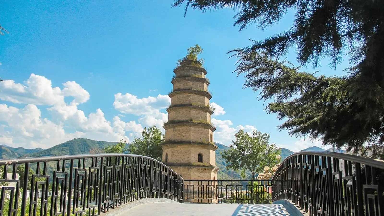 172440368768507817.jpg 3.东龙山.jpg