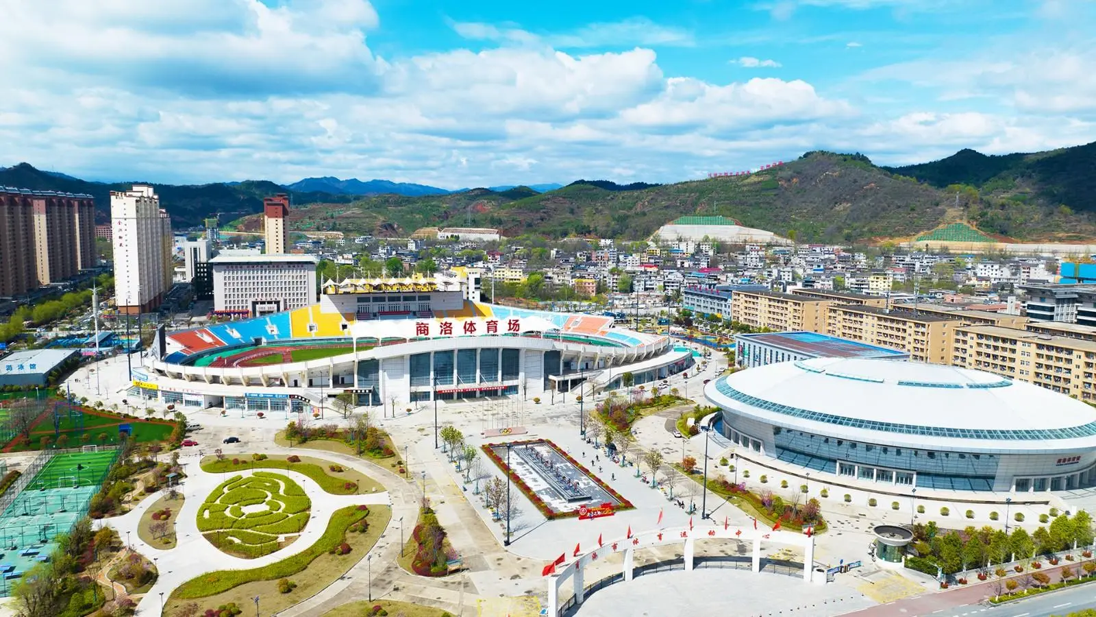 172440379596560944.jpg 市体育场.jpg