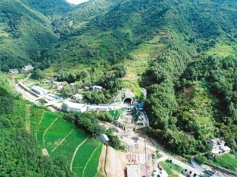 西十高铁新进展！天竺山一号隧道正洞掘进突破10000米