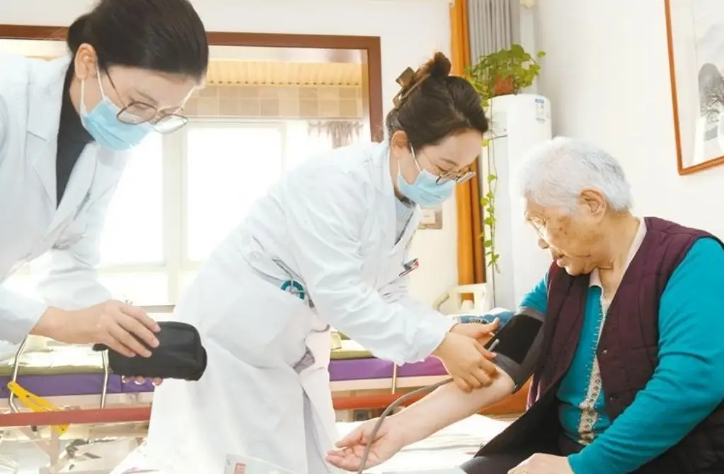 让患病老人在家就能“住院，西安已“建床”15468张