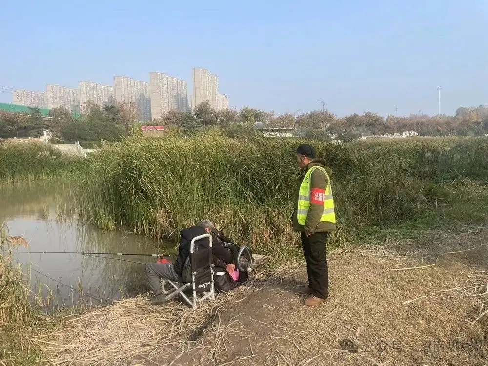 还有人在公园钓鱼吗？沋河公园河道垂钓已被制止