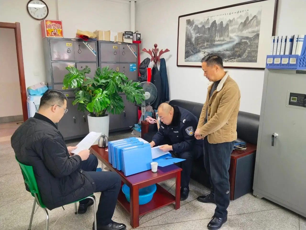 米脂县公安局对全县银行业及武装守护押运企业进行安全检查