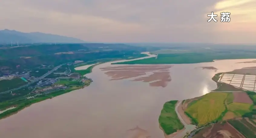 夕阳下，三河口看河山，大气雄浑如诗如画