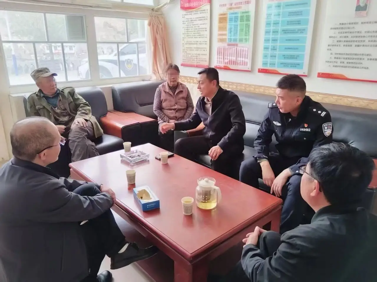 打好“组合拳”化解“烦心事”