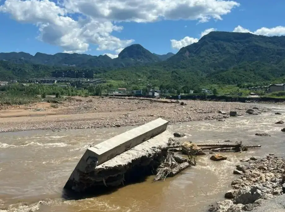 河北承德兴隆强降雨已造成8人遇难、18人失联