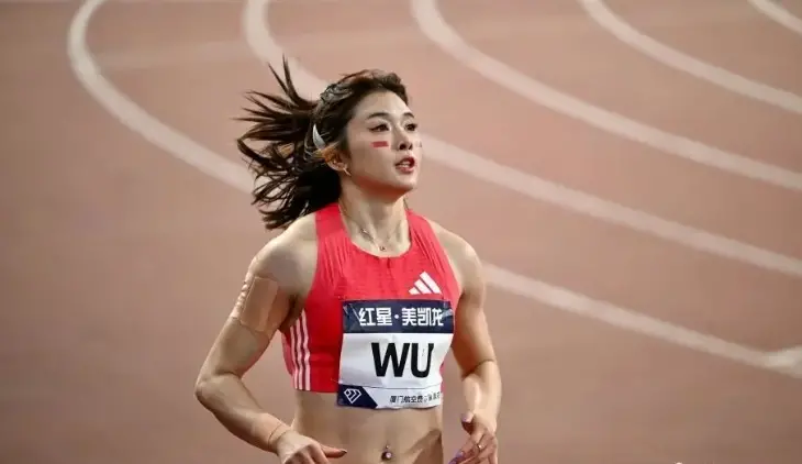 吴艳妮13秒15卫冕全国田径锦标赛女子100米栏冠军