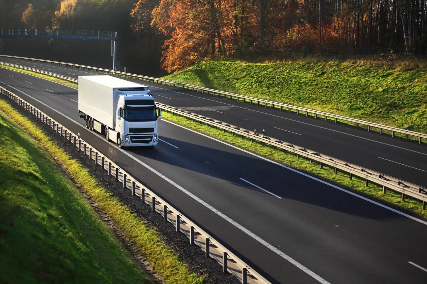 西安至兴平高速改扩建项目实现关键突破