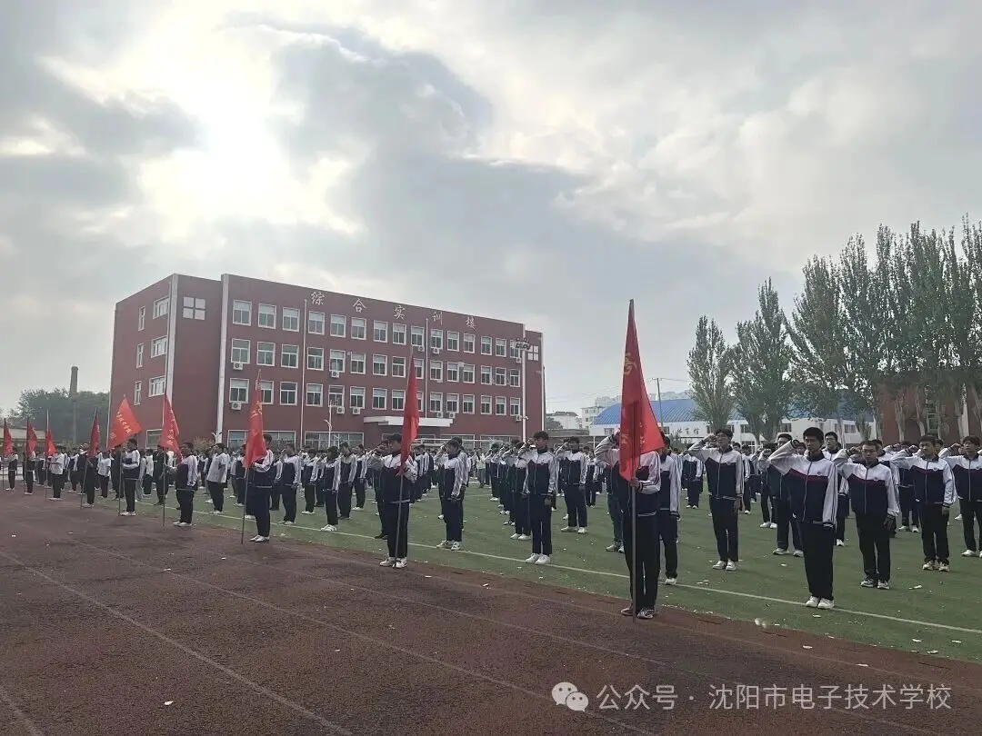 0e187e45df556016d6d5d66ae84b1ea9.jpg