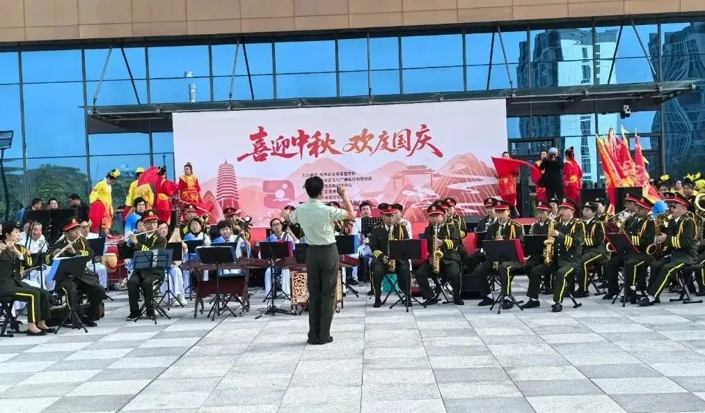 “喜迎中秋，欢度国庆”文艺演出第一场！