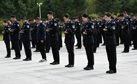 缅怀公安英烈，激励队伍斗志！