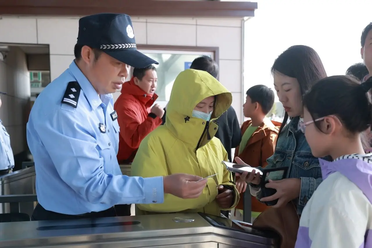警色映初心 守护时刻在 朝阳治安民警用坚守绘就平安底色
